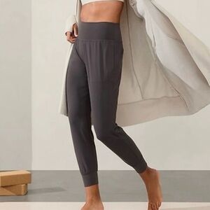 Athleta Salutation Joggers Size Large
